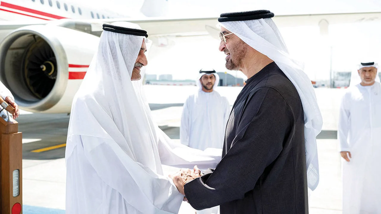 رئيس الدولة وحاكم الفجيرة يناقشان قضايا الوطن والمواطن